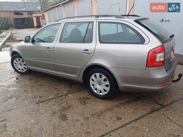 Бежевий Шкода Октавія, об'ємом двигуна 0 л та пробігом 197 тис. км за 8000 $, фото 3 на Automoto.ua