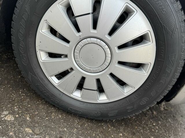 Бежевий Шкода Октавія, об'ємом двигуна 2 л та пробігом 250 тис. км за 3650 $, фото 22 на Automoto.ua