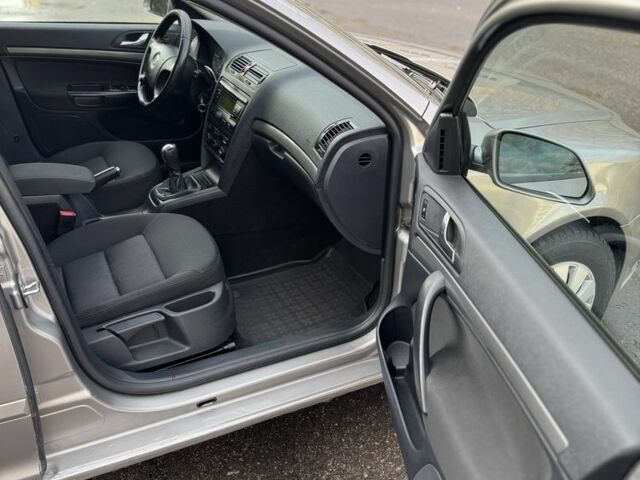 Бежевий Шкода Октавія, об'ємом двигуна 2 л та пробігом 250 тис. км за 3650 $, фото 15 на Automoto.ua