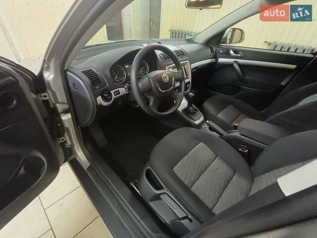 Бежевий Шкода Октавія, об'ємом двигуна 0 л та пробігом 197 тис. км за 8000 $, фото 11 на Automoto.ua