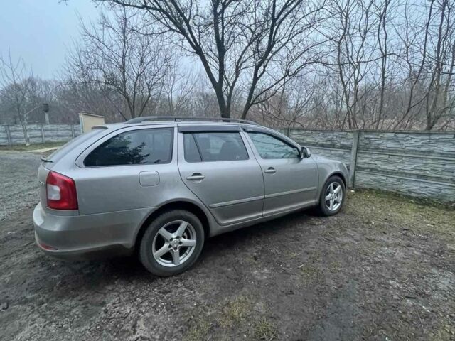 Бежевый Шкода Октавия, объемом двигателя 1.6 л и пробегом 280 тыс. км за 7500 $, фото 1 на Automoto.ua