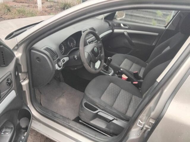 Бежевий Шкода Октавія, об'ємом двигуна 1.9 л та пробігом 400 тис. км за 3500 $, фото 7 на Automoto.ua