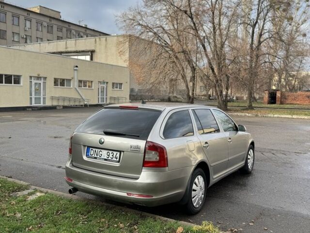 Бежевий Шкода Октавія, об'ємом двигуна 2 л та пробігом 250 тис. км за 3650 $, фото 5 на Automoto.ua