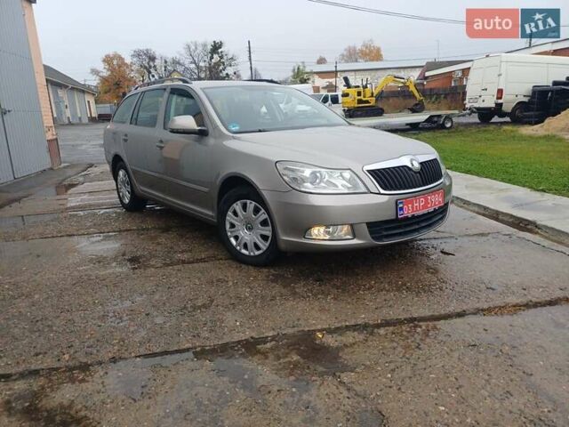 Бежевий Шкода Октавія, об'ємом двигуна 0 л та пробігом 197 тис. км за 8000 $, фото 6 на Automoto.ua