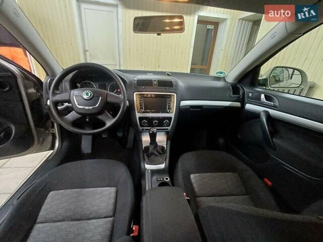 Бежевий Шкода Октавія, об'ємом двигуна 0 л та пробігом 197 тис. км за 8000 $, фото 7 на Automoto.ua