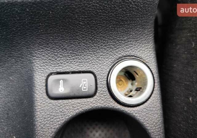 Бежевий Шкода Октавія, об'ємом двигуна 1.8 л та пробігом 198 тис. км за 7600 $, фото 33 на Automoto.ua