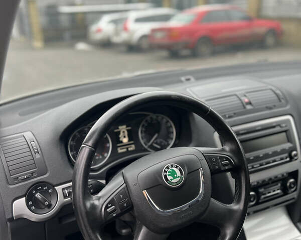 Бежевый Шкода Октавия, объемом двигателя 1.8 л и пробегом 280 тыс. км за 8000 $, фото 13 на Automoto.ua