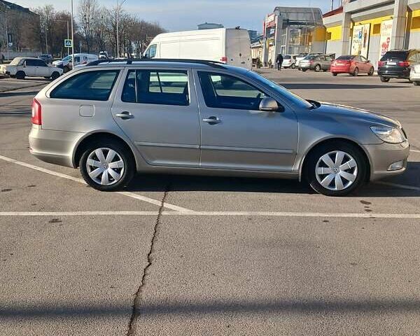 Бежевий Шкода Октавія, об'ємом двигуна 1.6 л та пробігом 363 тис. км за 7300 $, фото 3 на Automoto.ua