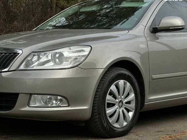 Бежевый Шкода Октавия, объемом двигателя 1.2 л и пробегом 190 тыс. км за 6900 $, фото 12 на Automoto.ua