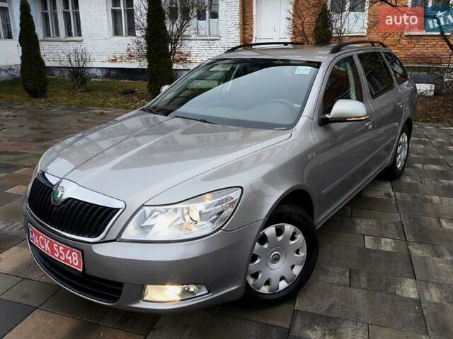 Бежевый Шкода Октавия, объемом двигателя 1.6 л и пробегом 218 тыс. км за 7300 $, фото 1 на Automoto.ua