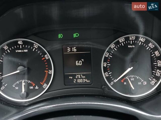 Бежевый Шкода Октавия, объемом двигателя 1.6 л и пробегом 218 тыс. км за 7300 $, фото 8 на Automoto.ua