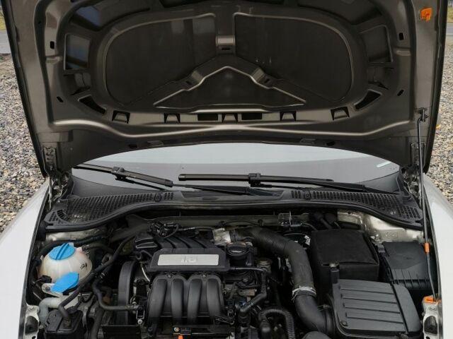 Бежевый Шкода Октавия, объемом двигателя 1.6 л и пробегом 218 тыс. км за 7300 $, фото 7 на Automoto.ua