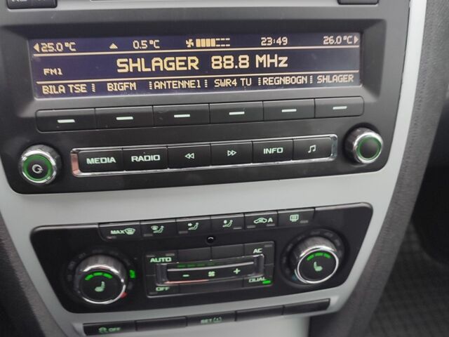 Бежевый Шкода Октавия, объемом двигателя 1 л и пробегом 136 тыс. км за 7600 $, фото 5 на Automoto.ua