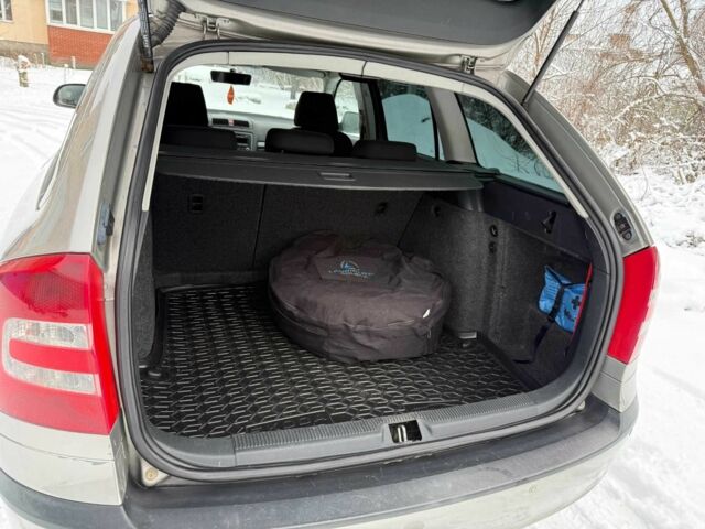 Бежевый Шкода Октавия, объемом двигателя 1.6 л и пробегом 199 тыс. км за 7500 $, фото 7 на Automoto.ua