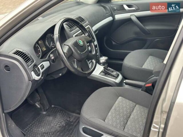 Бежевий Шкода Октавія, об'ємом двигуна 1.8 л та пробігом 239 тис. км за 8150 $, фото 17 на Automoto.ua