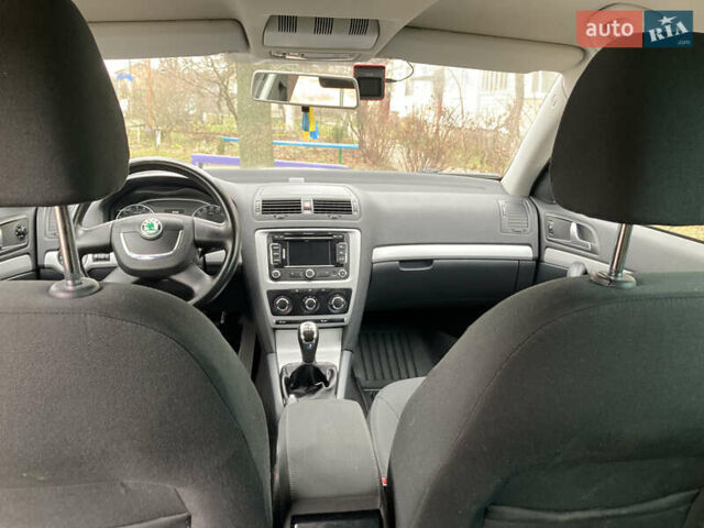 Бежевый Шкода Октавия, объемом двигателя 1.6 л и пробегом 279 тыс. км за 8100 $, фото 13 на Automoto.ua