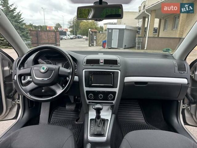 Бежевий Шкода Октавія, об'ємом двигуна 1.8 л та пробігом 239 тис. км за 8150 $, фото 23 на Automoto.ua