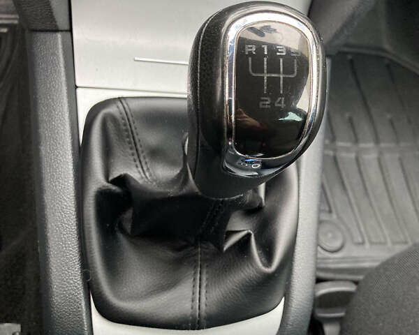 Бежевый Шкода Октавия, объемом двигателя 1.6 л и пробегом 279 тыс. км за 8100 $, фото 8 на Automoto.ua