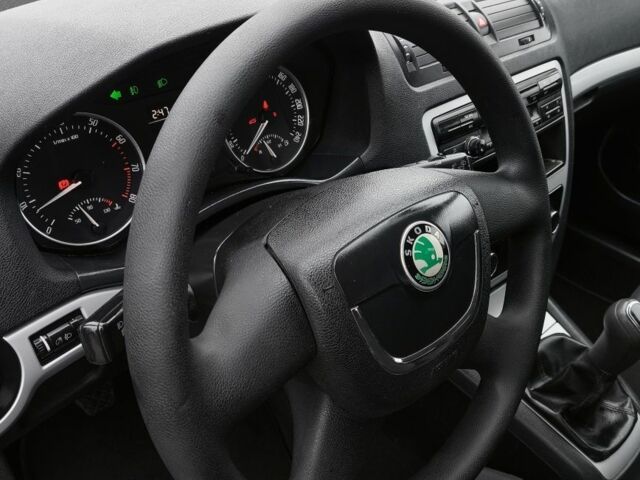 Бежевый Шкода Октавия, объемом двигателя 1.6 л и пробегом 218 тыс. км за 7300 $, фото 11 на Automoto.ua