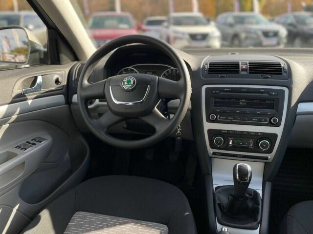 Бежевый Шкода Октавия, объемом двигателя 1.4 л и пробегом 214 тыс. км за 7400 $, фото 17 на Automoto.ua