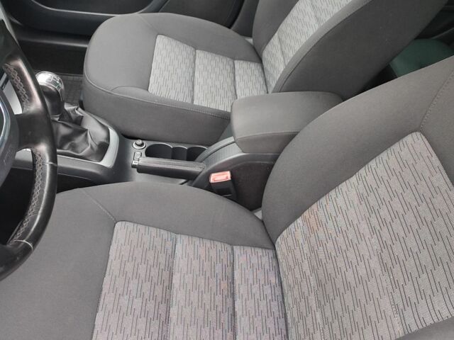 Бежевый Шкода Октавия, объемом двигателя 1 л и пробегом 136 тыс. км за 7600 $, фото 6 на Automoto.ua