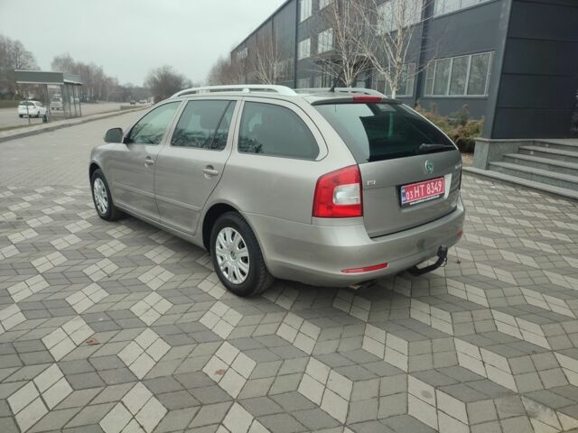 Бежевый Шкода Октавия, объемом двигателя 1 л и пробегом 136 тыс. км за 7600 $, фото 2 на Automoto.ua