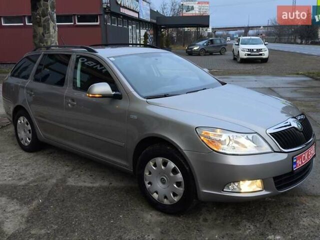 Бежевый Шкода Октавия, объемом двигателя 1.6 л и пробегом 218 тыс. км за 7300 $, фото 7 на Automoto.ua