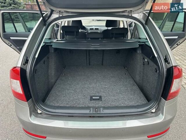 Бежевий Шкода Октавія, об'ємом двигуна 1.8 л та пробігом 239 тис. км за 8150 $, фото 28 на Automoto.ua