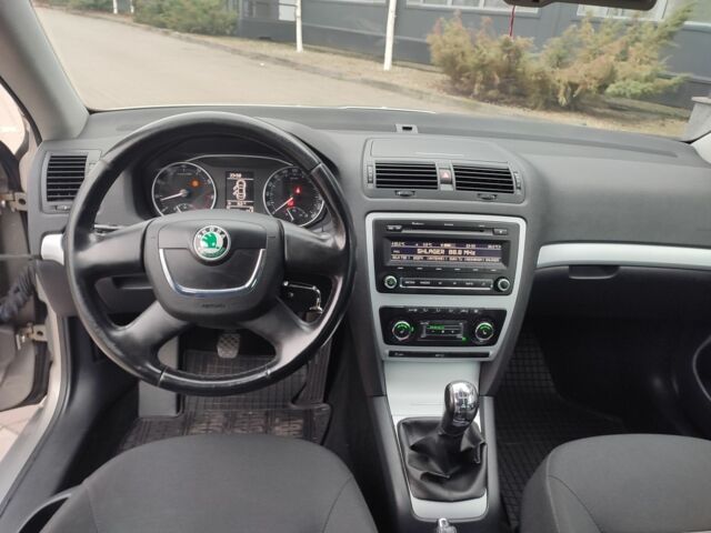 Бежевый Шкода Октавия, объемом двигателя 1 л и пробегом 136 тыс. км за 7600 $, фото 4 на Automoto.ua