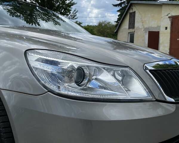Бежевий Шкода Октавія, об'ємом двигуна 1.6 л та пробігом 120 тис. км за 8200 $, фото 3 на Automoto.ua