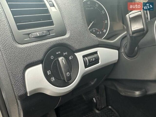 Бежевий Шкода Октавія, об'ємом двигуна 1.8 л та пробігом 239 тис. км за 8150 $, фото 19 на Automoto.ua