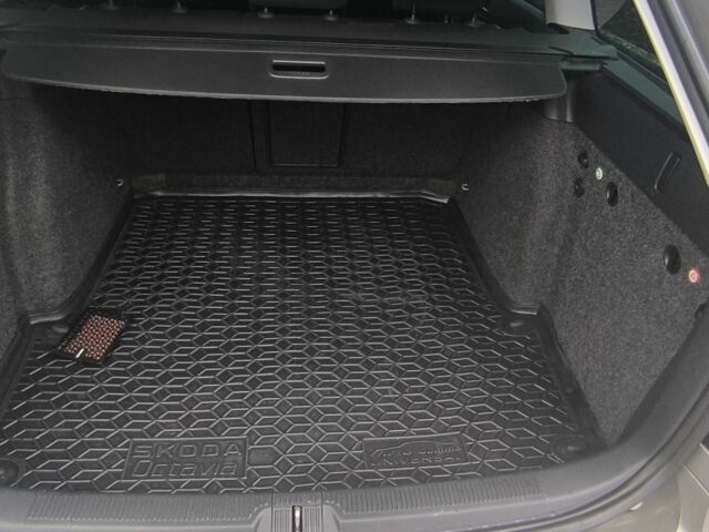 Бежевий Шкода Октавія, об'ємом двигуна 1.8 л та пробігом 2 тис. км за 10300 $, фото 10 на Automoto.ua