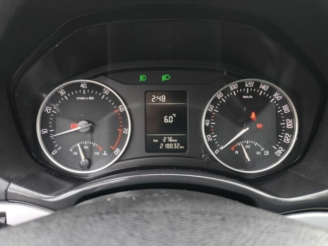 Бежевый Шкода Октавия, объемом двигателя 1.6 л и пробегом 218 тыс. км за 7300 $, фото 9 на Automoto.ua