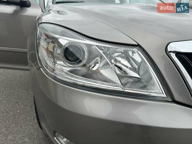 Бежевий Шкода Октавія, об'ємом двигуна 1.8 л та пробігом 239 тис. км за 8150 $, фото 30 на Automoto.ua