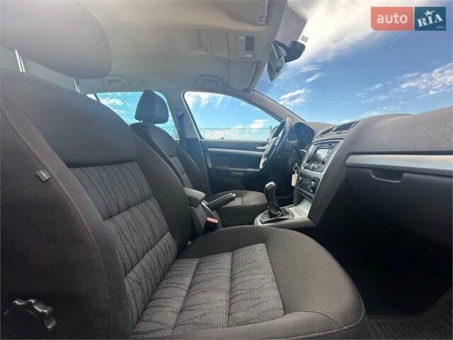 Бежевый Шкода Октавия, объемом двигателя 1.6 л и пробегом 115 тыс. км за 10000 $, фото 3 на Automoto.ua