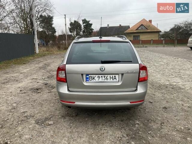 Бежевый Шкода Октавия, объемом двигателя 1.6 л и пробегом 279 тыс. км за 8100 $, фото 2 на Automoto.ua