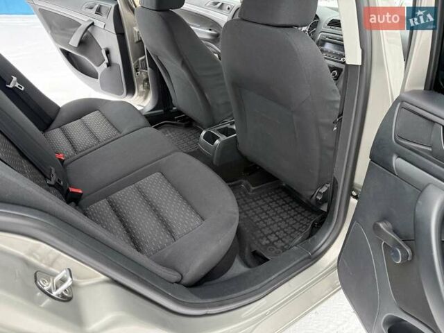 Бежевый Шкода Октавия, объемом двигателя 1.6 л и пробегом 199 тыс. км за 7500 $, фото 14 на Automoto.ua