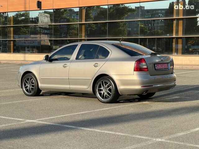 Бежевый Шкода Октавия, объемом двигателя 1.2 л и пробегом 190 тыс. км за 6900 $, фото 1 на Automoto.ua