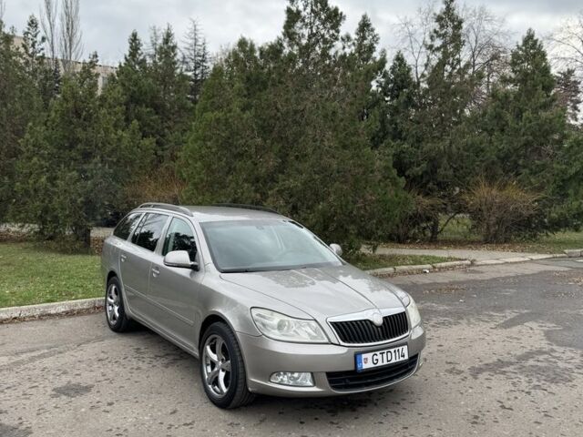 Бежевый Шкода Октавия, объемом двигателя 2 л и пробегом 250 тыс. км за 3950 $, фото 2 на Automoto.ua