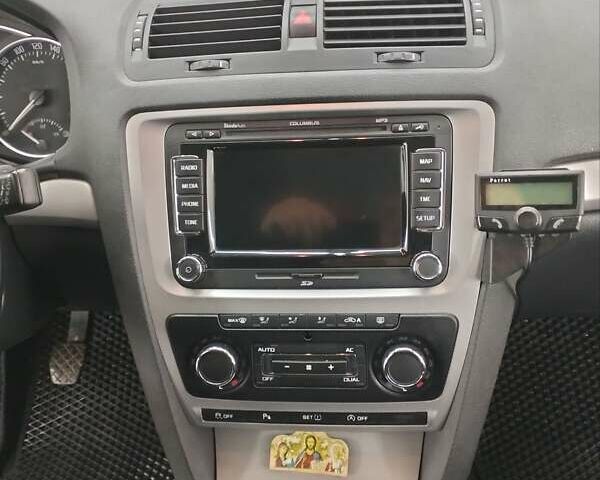 Бежевий Шкода Октавія, об'ємом двигуна 1.6 л та пробігом 350 тис. км за 7600 $, фото 16 на Automoto.ua