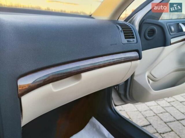 Бежевый Шкода Октавия, объемом двигателя 1.8 л и пробегом 190 тыс. км за 7555 $, фото 19 на Automoto.ua