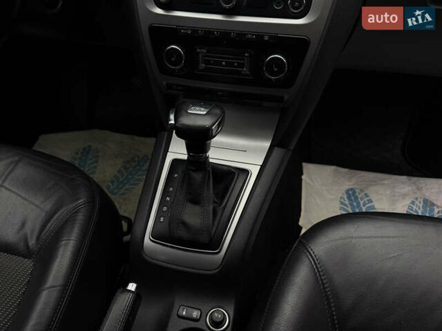 Бежевый Шкода Октавия, объемом двигателя 2 л и пробегом 278 тыс. км за 9400 $, фото 27 на Automoto.ua