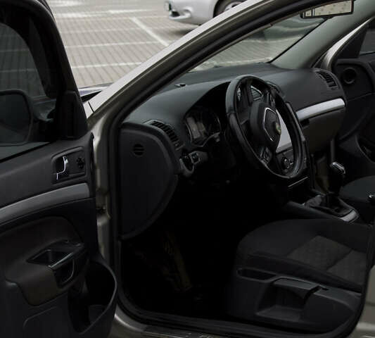 Бежевый Шкода Октавия, объемом двигателя 1.6 л и пробегом 286 тыс. км за 7500 $, фото 23 на Automoto.ua