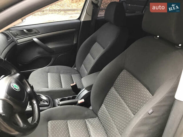 Бежевый Шкода Октавия, объемом двигателя 1.97 л и пробегом 292 тыс. км за 7300 $, фото 8 на Automoto.ua