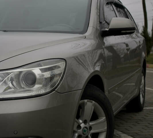 Бежевый Шкода Октавия, объемом двигателя 1.6 л и пробегом 286 тыс. км за 7500 $, фото 15 на Automoto.ua