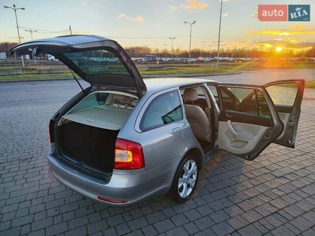 Бежевый Шкода Октавия, объемом двигателя 1.8 л и пробегом 190 тыс. км за 7555 $, фото 56 на Automoto.ua