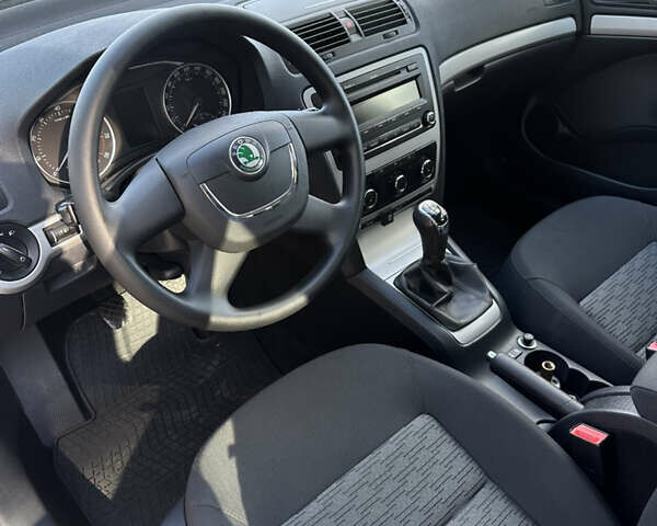 Шкода Октавія 2012 у Вінниці на Automoto.ua Бежевий Шкода Октавія, об'ємом двигуна 1.6 л та пробігом 180 тис. км за 8800 $, фото 10 на Automoto.ua