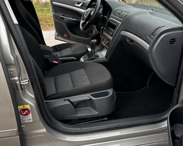 Шкода Октавія 2012 у Харкові на Automoto.ua Бежевий Шкода Октавія, об'ємом двигуна 1.8 л та пробігом 219 тис. км за 8700 $, фото 22 на Automoto.ua