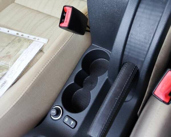 Бежевый Шкода Октавия, объемом двигателя 1.8 л и пробегом 190 тыс. км за 7555 $, фото 2 на Automoto.ua