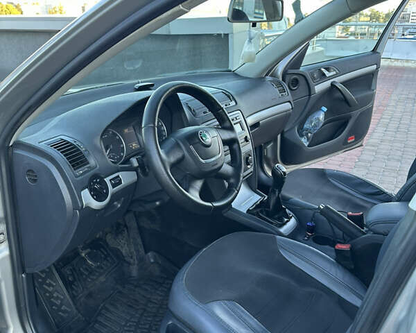 Шкода Октавия 2012 в Киеве на Automoto.ua Бежевый Шкода Октавия, объемом двигателя 1.6 л и пробегом 338 тыс. км за 5800 $, фото 14 на Automoto.ua